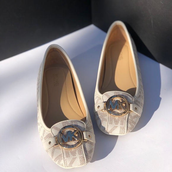 HOSTPICK 🎉Michael Kors Flat Shoes - Picture 5 of 8